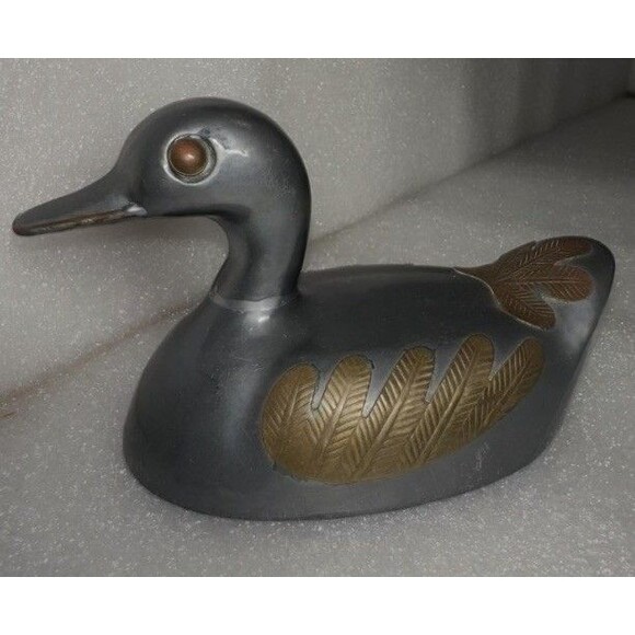 Duck Cast Metal  With Brass Wings Tail Eyes Figurine, 4.5 ” x 2.5” x 3” VTG - Picture 4 of 6